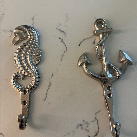 Silver Seahorse and Anchor Wall Hooks - Picture 1 of 4
